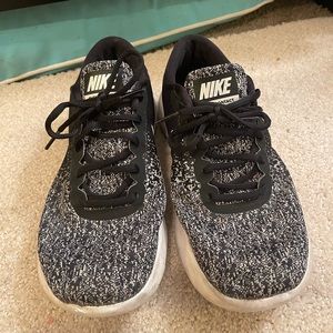 Nike Flex Contact women’s shoes. Size 9.5.